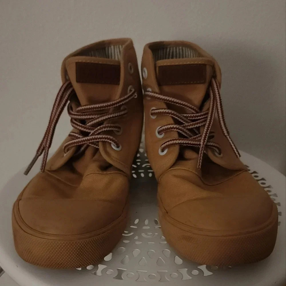 Bangs Zion Sand High Top Sneakers Size: 5 men's, 6 1/2 women's